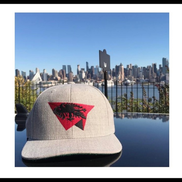 SnapBack - Picture 1 of 1